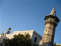Kirche neben Moschee I